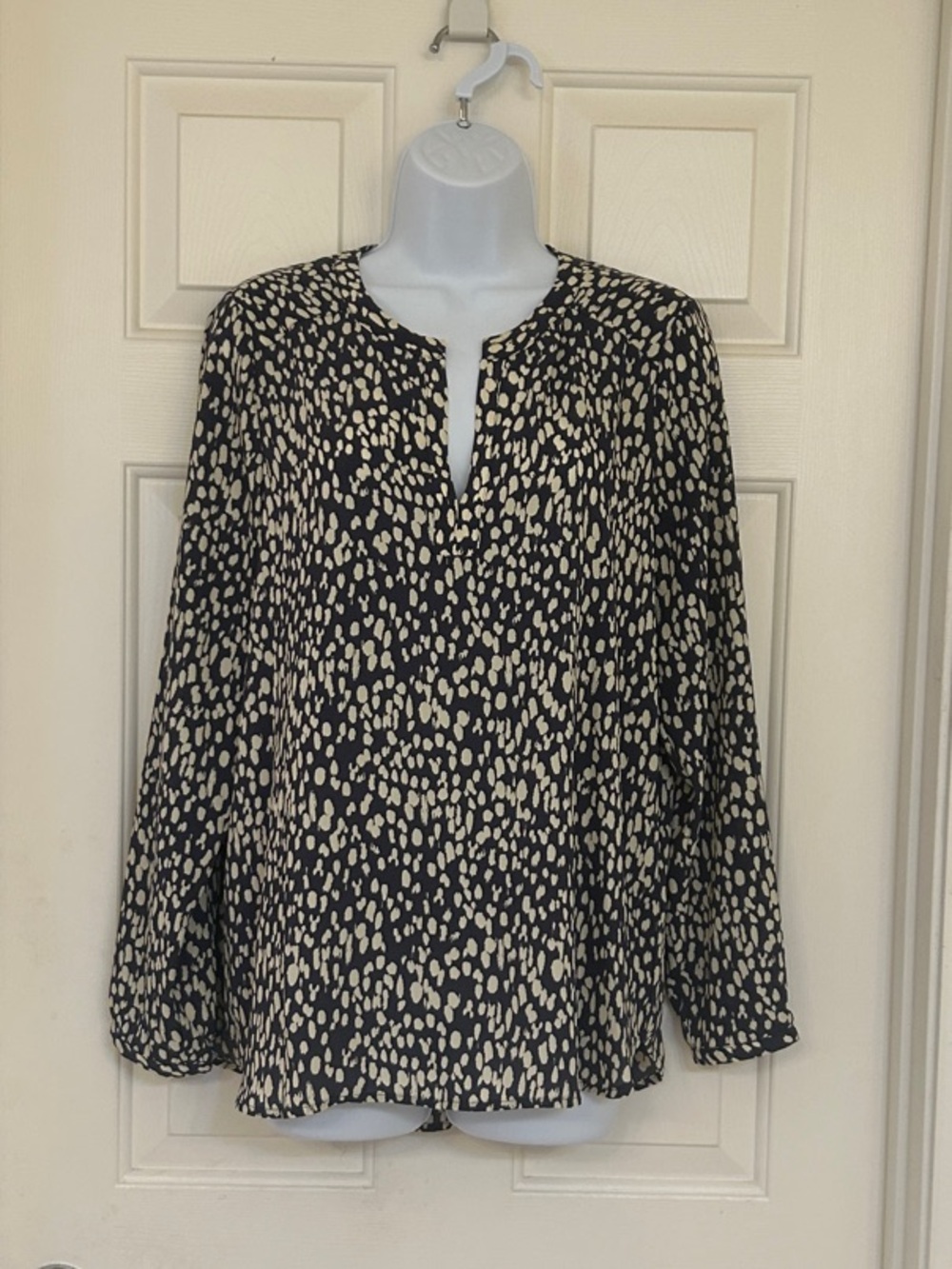 Pleione Grey Blue Cream Spotted Animal Print Split Neck Blouse Top Medium - Picture 2 of 9